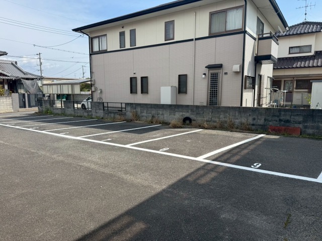 駐車場区画線工事の画像